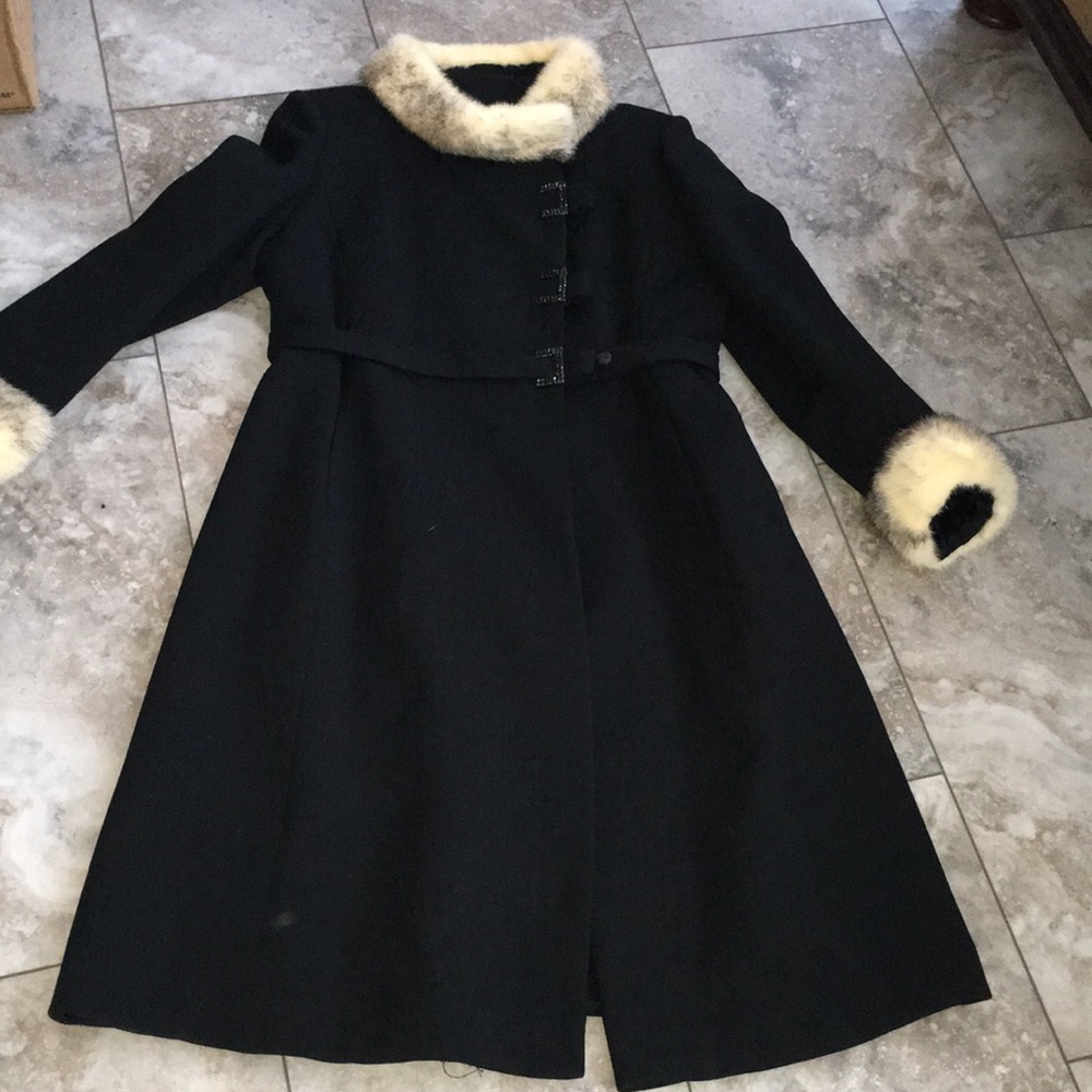STEGARI NY VINTAGE VIRGIN WOOL COAT w/ REAL FUR STRUCTURED FIT M/L EUC AWESOME!!